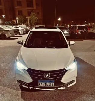 شانجان ألسفن 2022 أبيض مستعملة للبيع