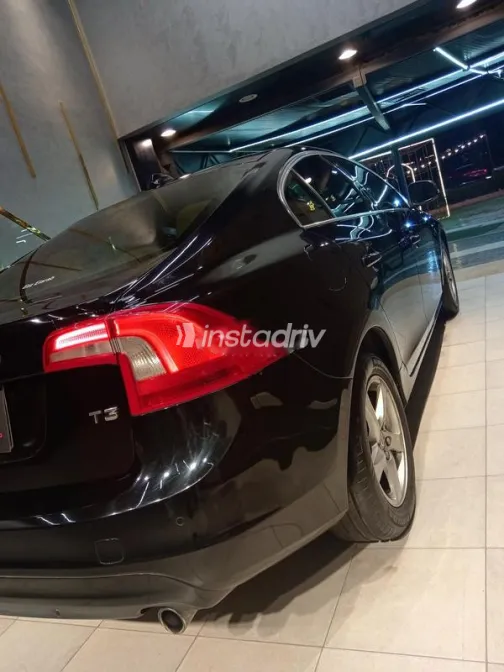 Volvo S60 2018 Black Used for Sale - 4