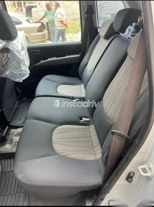 Hyundai Matrix 2010 Silver Used for Sale - 5