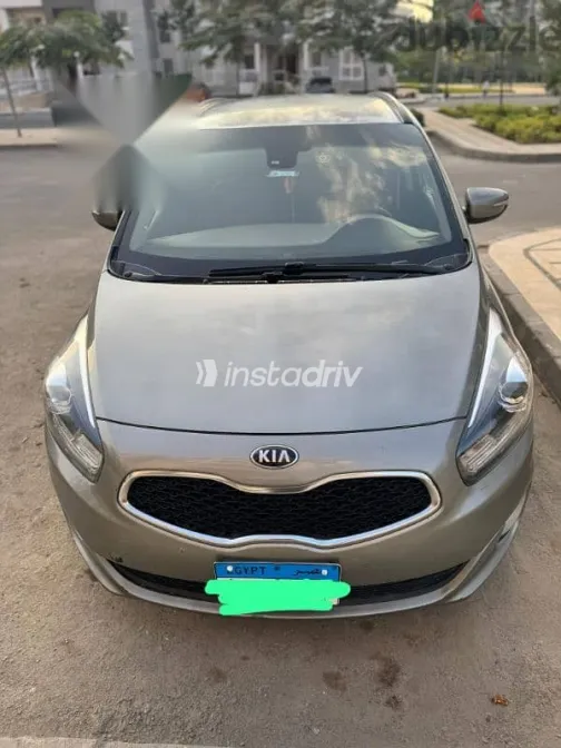 Kia Carens 2016 Gray Used for Sale - 6
