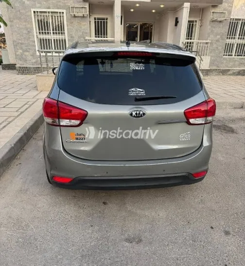 Kia Carens 2016 Gray Used for Sale - 9