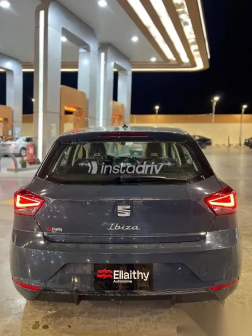 سيات ابيزا 2026 رمادي جديدة للبيع - 4