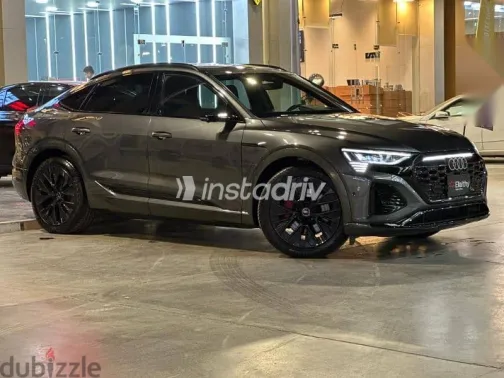 اودي Q8 2024 رمادي جديدة للبيع - 2