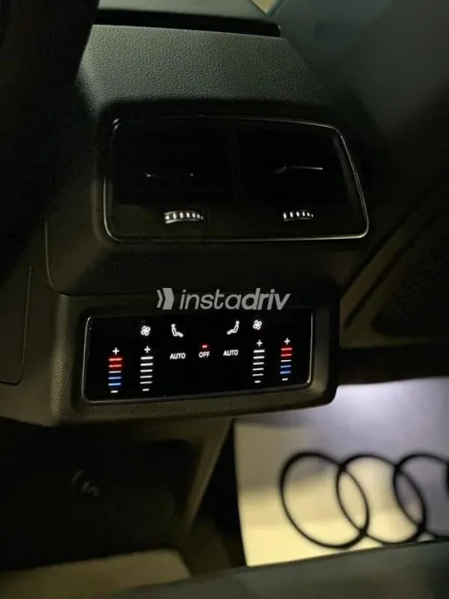 اودي Q8 2024 رمادي جديدة للبيع - 8