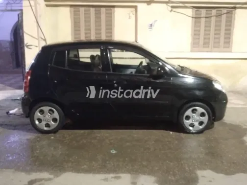 كيا بيكانتو 2027 أسود مستعملة للبيع - 4