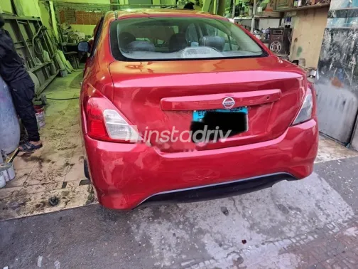 نيسان صنى 2013 أحمر غامق مستعملة للبيع - 5