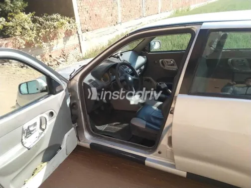 فولكس فاغن بولو 2001 فضي مستعملة للبيع - 4