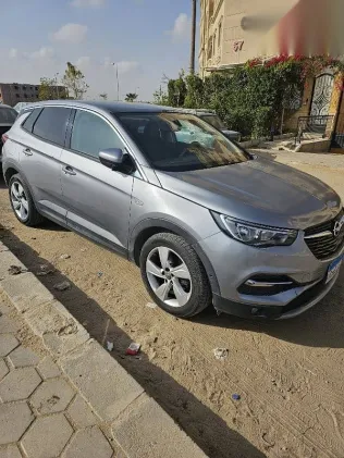 اوبل جراند لاند 2020 فضي مستعملة للبيع