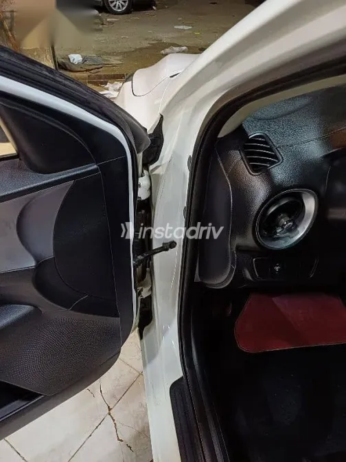 Kia Cerato 2022 White Used for Sale - 4