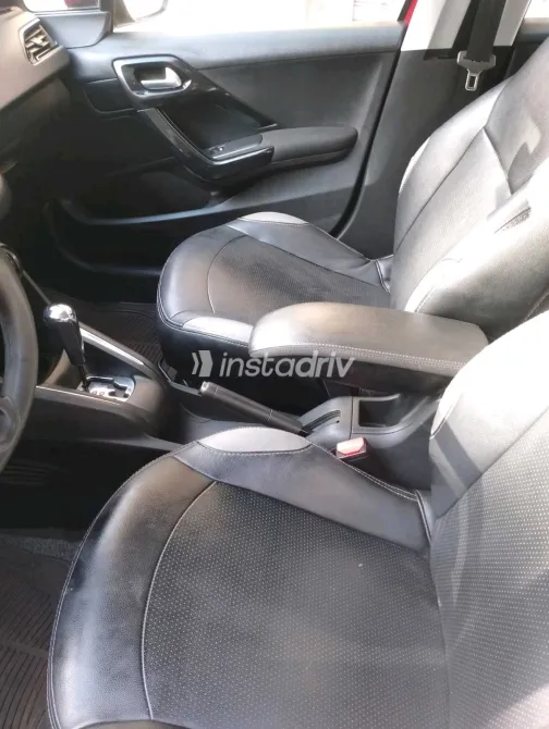 Peugeot 208 2015 White Used for Sale - 4