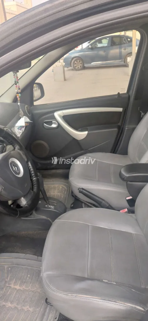 رينو لوجان 2013 أبيض مستعملة للبيع - 2