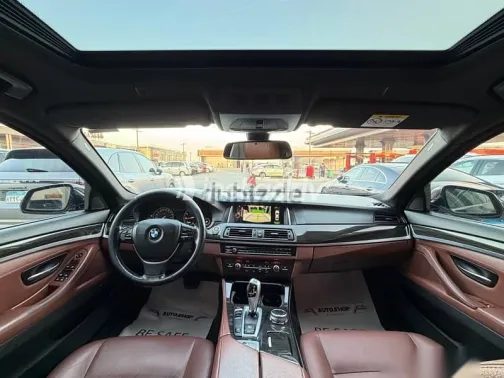بي ام دبليو 520 2016 أزرق غامق مستعملة للبيع - 4