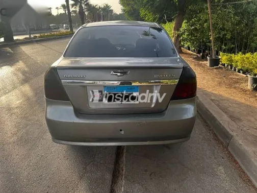 شيفروليه افيو 2015 فضي مستعملة للبيع - 2