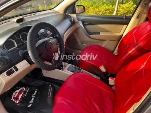 شيفروليه افيو 2015 فضي مستعملة للبيع - 3