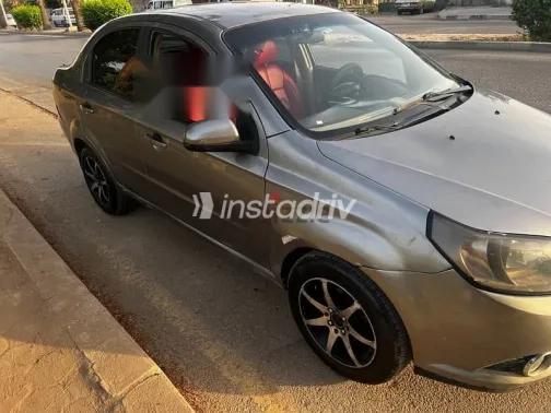 شيفروليه افيو 2015 فضي مستعملة للبيع - 7