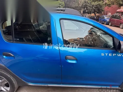 رينو سانديرو 2019 أزرق غامق مستعملة للبيع - 1