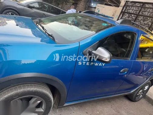 رينو سانديرو 2019 أزرق غامق مستعملة للبيع - 2