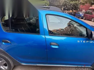 رينو سانديرو 2019 أزرق غامق مستعملة للبيع