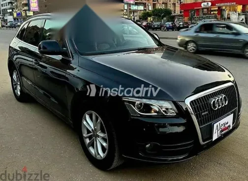 اودي Q5 2012 أسود مستعملة للبيع - 1