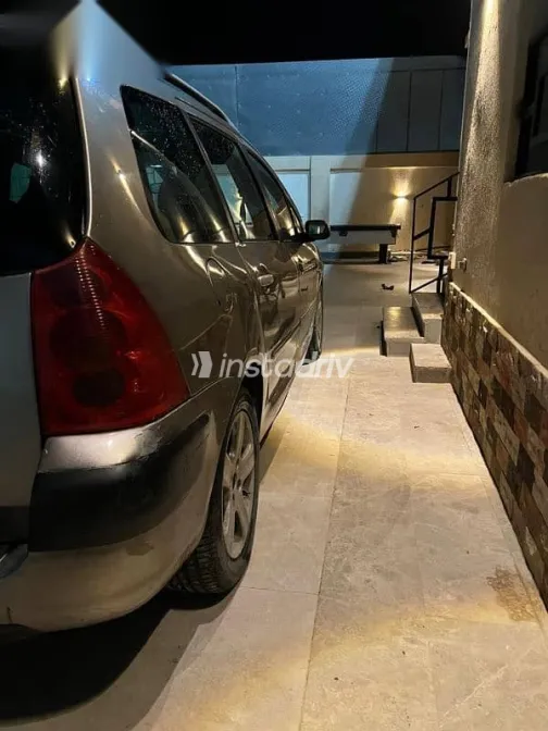 Peugeot 307 2005 Gold Used for Sale - 1
