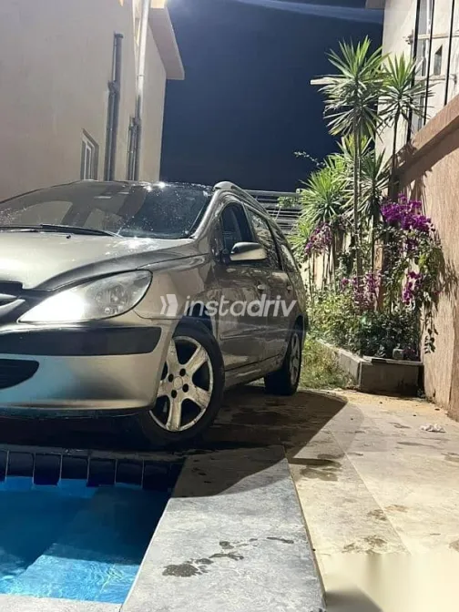 Peugeot 307 2005 Gold Used for Sale - 5