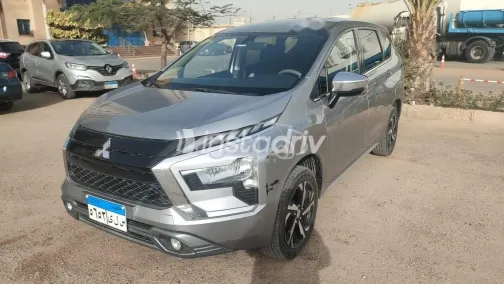 Mitsubishi Xpander 2024 Silver Used for Sale - 1