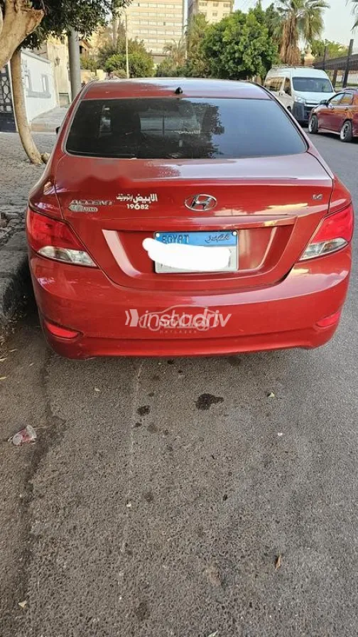 هيونداي اكسنت 2021 أحمر مستعملة للبيع - 4