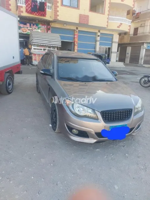 هيونداي إلنترا اتش دى 2019 برونزي مستعملة للبيع - 4