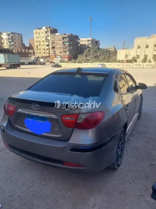 هيونداي إلنترا اتش دى 2019 برونزي مستعملة للبيع - 5