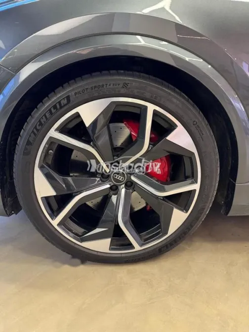 اودي Q8 2022 رمادي مستعملة للبيع - 2