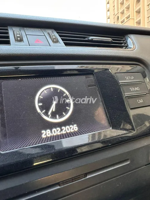 سكودا اوكتافيا A7 2016 أبيض مستعملة للبيع - 2