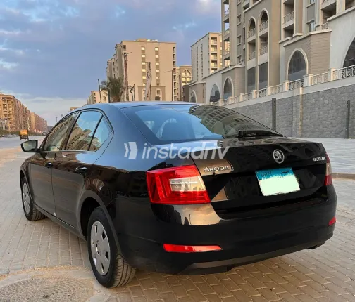 سكودا اوكتافيا A7 2016 أبيض مستعملة للبيع - 3