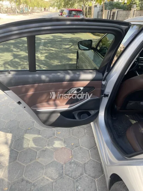 بي ام دبليو 320 2020 أبيض مستعملة للبيع - 3