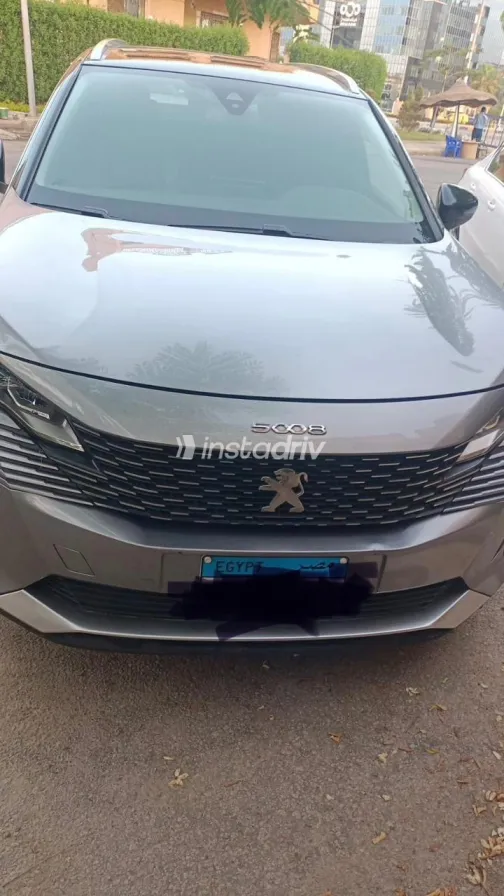 بيجو 5008 2021 أبيض مستعملة للبيع - 1