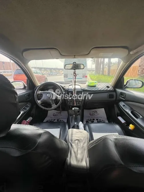 نيسان صنى 2010 أزرق غامق مستعملة للبيع - 3