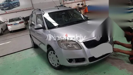 سكودا رومستر 2009 فضي مستعملة للبيع - 6
