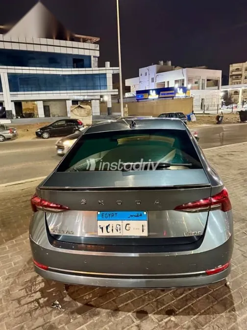 سكودا اوكتافيا 2021 رمادي مستعملة للبيع - 4