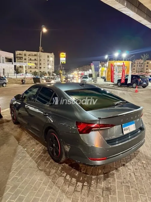 سكودا اوكتافيا 2021 رمادي مستعملة للبيع - 5