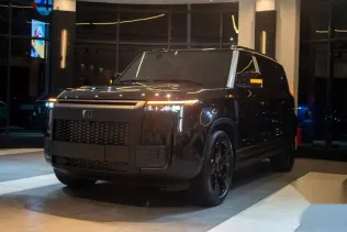 روكس 01 2026 أسود جديدة للبيع