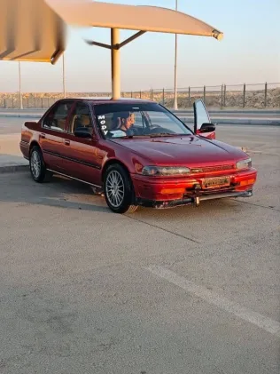 هوندا أكورد 1992 أحمر مستعملة للبيع