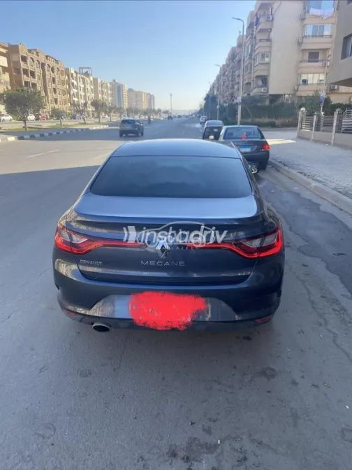 رينو ميجان 2021 رمادي غامق مستعملة للبيع - 4