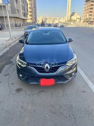 رينو ميجان 2021 رمادي غامق مستعملة للبيع