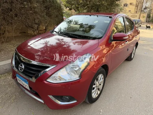نيسان صنى 2023 أحمر غامق مستعملة للبيع - 5