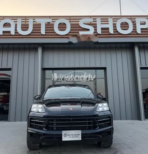 بورش كايين اس 2024 أسود مستعملة للبيع - 1