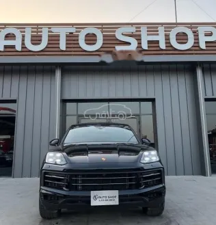 بورش كايين اس 2024 أسود مستعملة للبيع