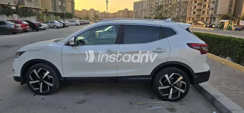 نيسان قشقاي 2020 أبيض مستعملة للبيع - 4