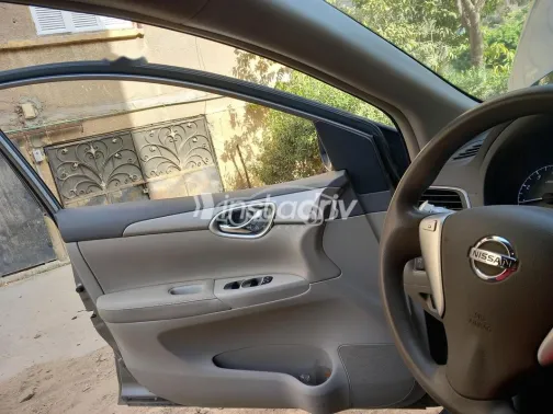 Nissan Sentra 2020 White Used for Sale - 3