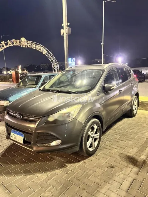 فورد كوجا 2016 رمادي غامق مستعملة للبيع - 1