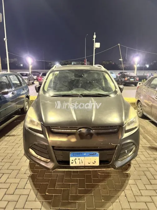 فورد كوجا 2016 رمادي غامق مستعملة للبيع - 2