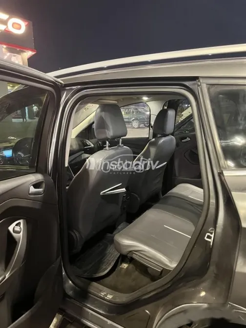 فورد كوجا 2016 رمادي غامق مستعملة للبيع - 4